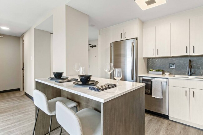 Photo - 2112 W Ogden Ave