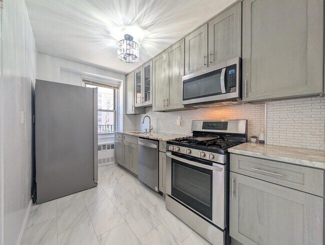 Photo - 225 St Pauls Ave