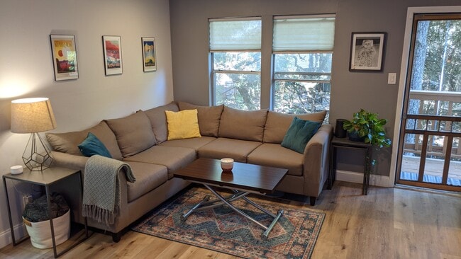 Building Photo - 1702 Waterloo Trl Rental