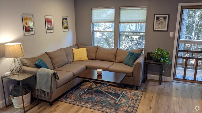 Building Photo - 1702 Waterloo Trl Rental