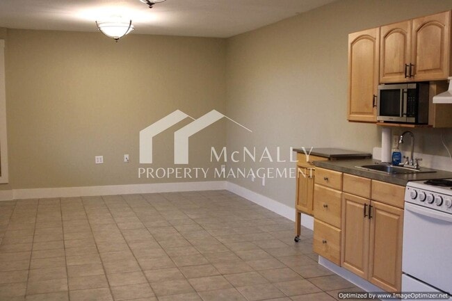 Photo - Cozy Studio Apartment with Patio