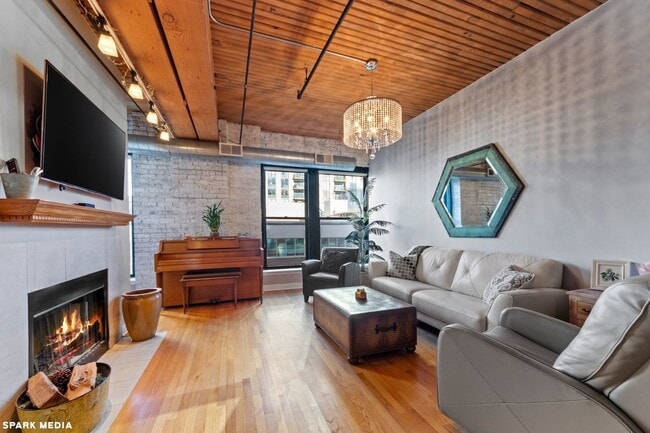 Photo - 411 W Ontario St Unit 405
