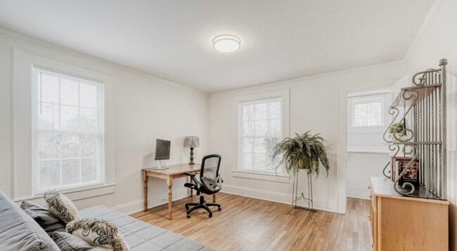 Photo - 639 E Iredell Ave