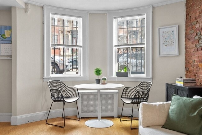 Photo - 15 Dartmouth St Unit A