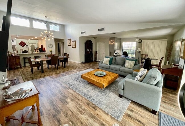 Photo - 1800 Embassy Dr