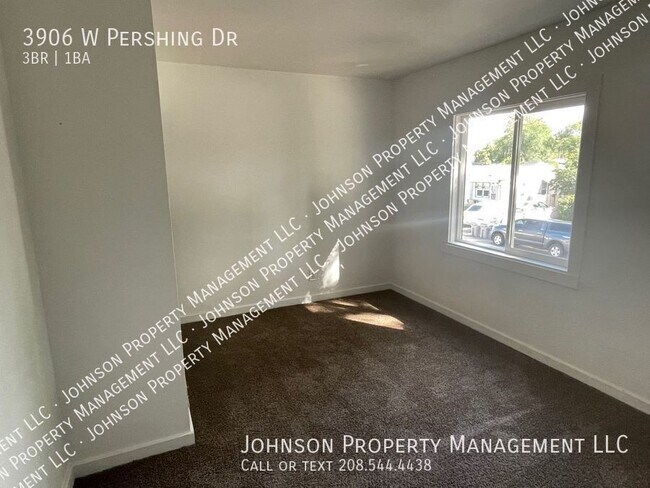 Photo - 3906 Pershing Dr