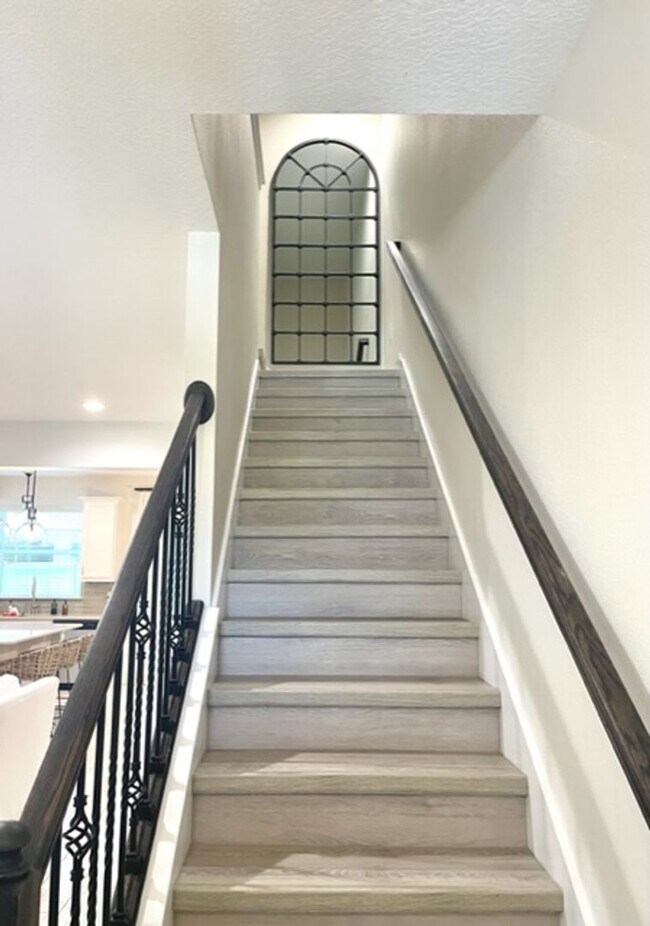 Photo - 3/2.5 FURNISHED OPTION- No deposit for qualified applicants! Short Term Available!