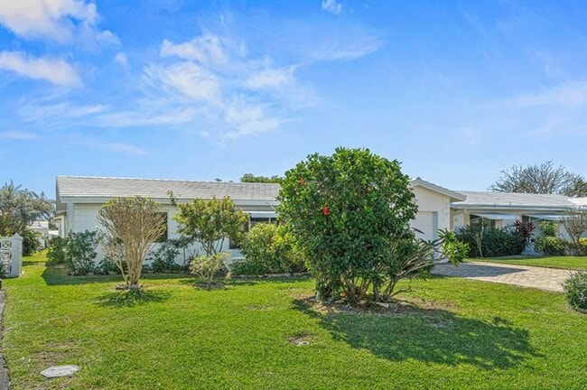 Photo - 330 S Golf Blvd