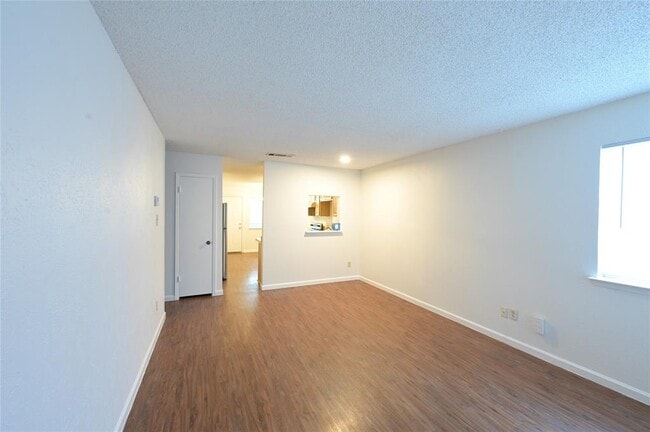 Photo - 319 W William Cannon Dr