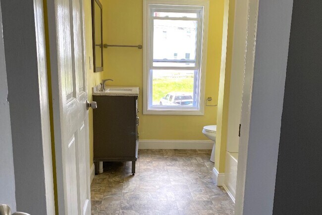 Bathroom - 25 6th St Unit 25B