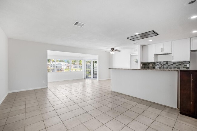 Photo - 312 Tallahassee Dr NE