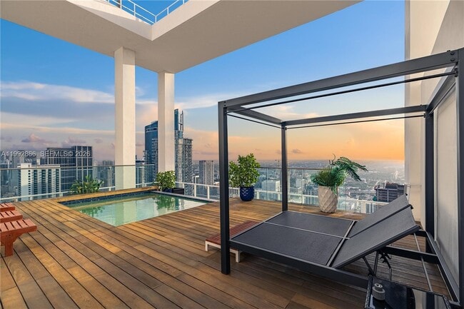 Photo - 1040 Biscayne Blvd Unit PH-4607