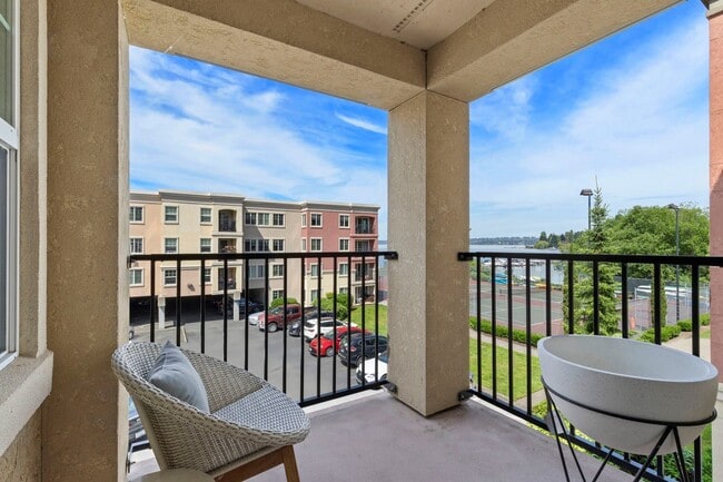 Villaggio on Yarrow Bay