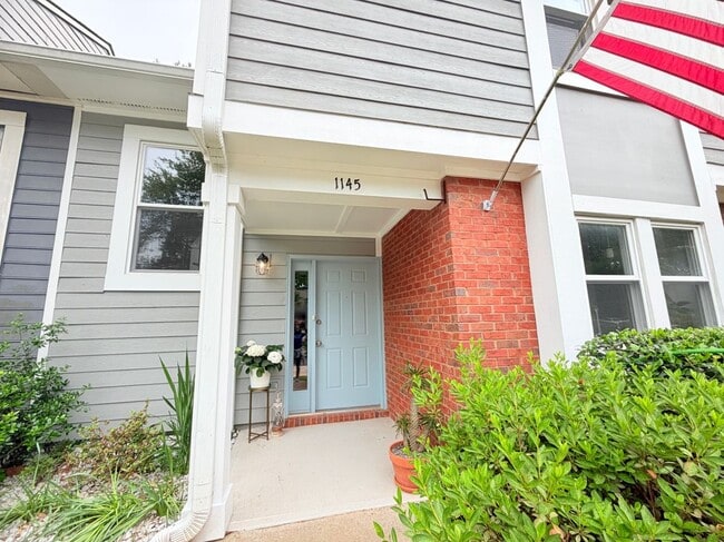 Photo - 1145 Berkley Dr SE