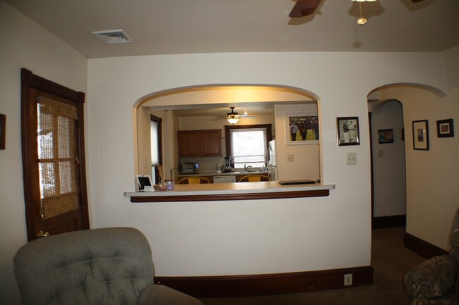 Photo - 608 W Main St