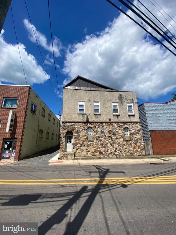 Photo - 181 Armstrong St Unit D