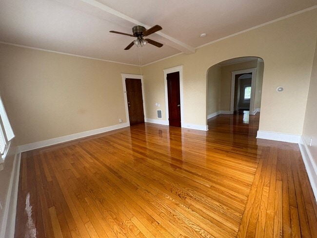 Building Photo - 1260 Whalley Ave Unit 2 Rental