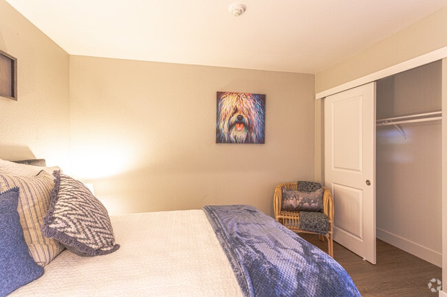 1BR, 1BA - 480SF