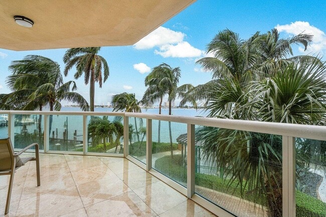 Photo - 2650 Lake Shore Dr Unit 206