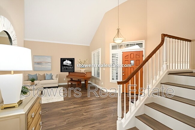 Photo - 441 Coventry Pl