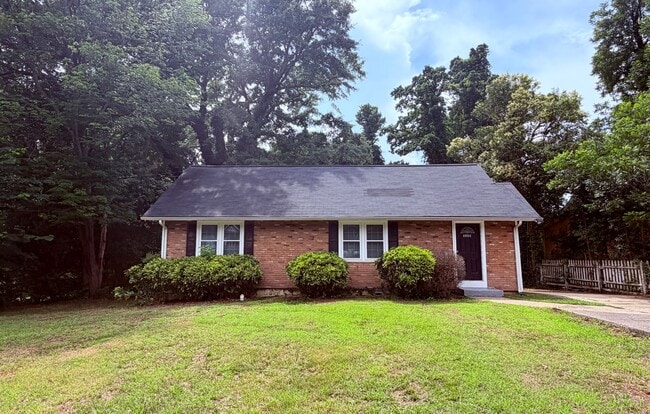 Building Photo - Venetian Hills Hidden Gem!  3 Bed - 2 Bath Near Fort McPherson, Available NOW!
