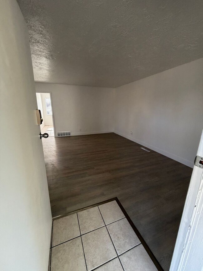 Photo - 1154-1156 Brooklyn Ave Unidad 1156