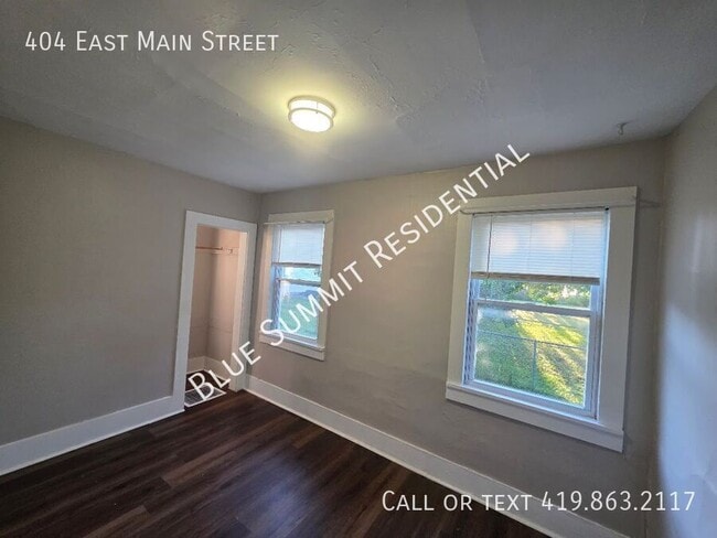 404 E Main St
