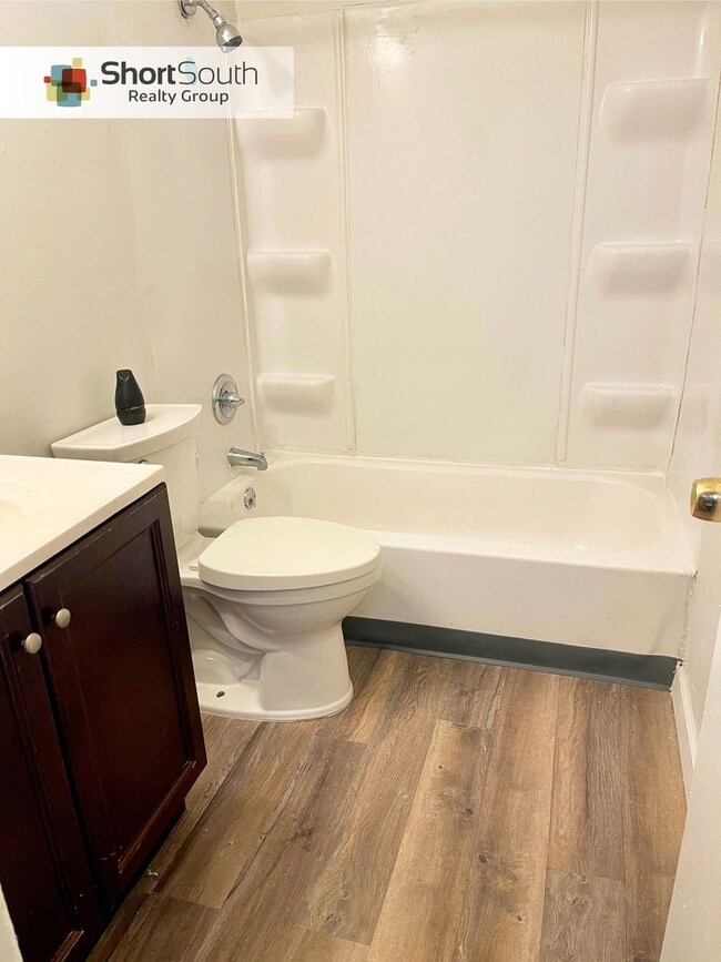 Photo - Updated Single Family 2 bed 1 bath home.