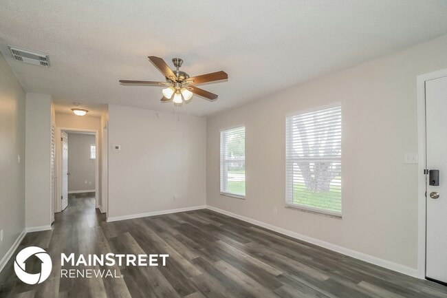 Building Photo - 216 Lochmond Dr Rental