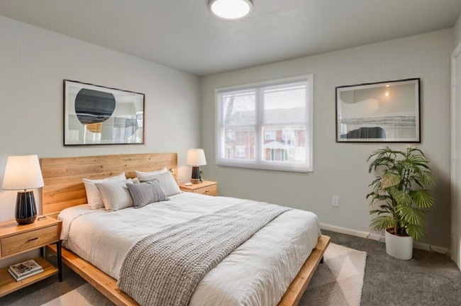 Photo - Seven Oaks Apartments