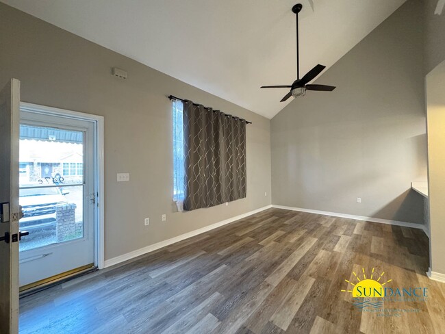 Photo - Gorgeous 3 Bedroom Home in Fort Walton Beach-near Hurlburt Field!