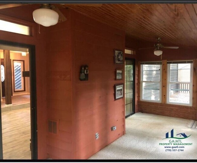 Photo - Spacious home in Stone Mountain with sunroom