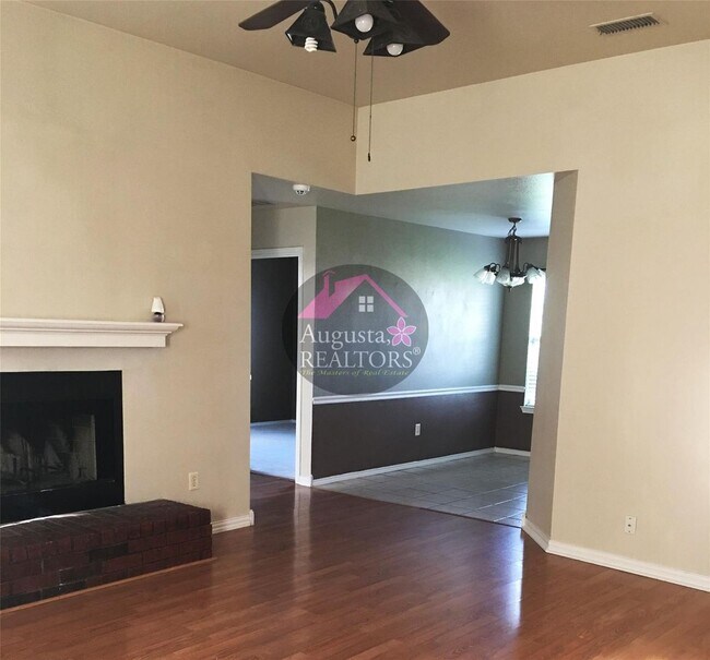 Photo - Spacious home in the Wylie district!