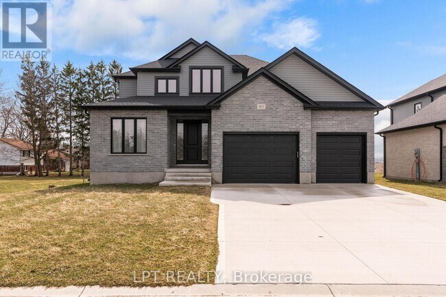 Photo - 163 McLeod St