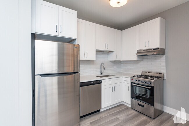 Building Photo - 3939 N Janssen Unit 2e Rental