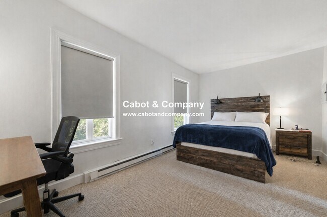 Photo - 104 Appleton St