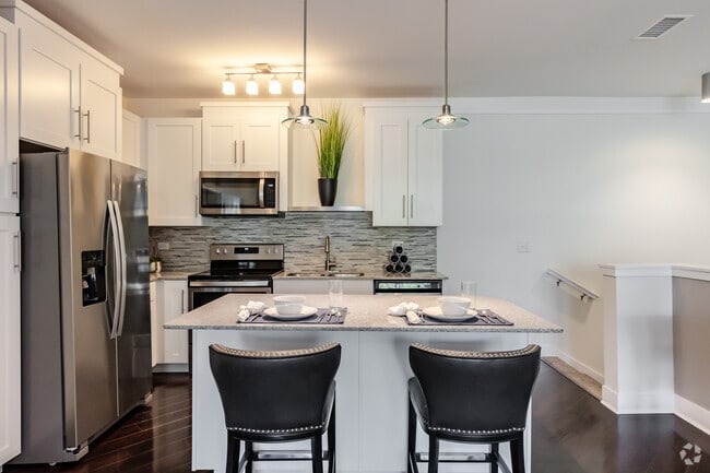 1BR, 1BA - Kitchen/Dining