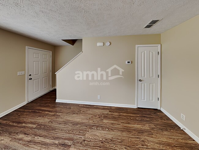 Photo - 3044 Donard Ct