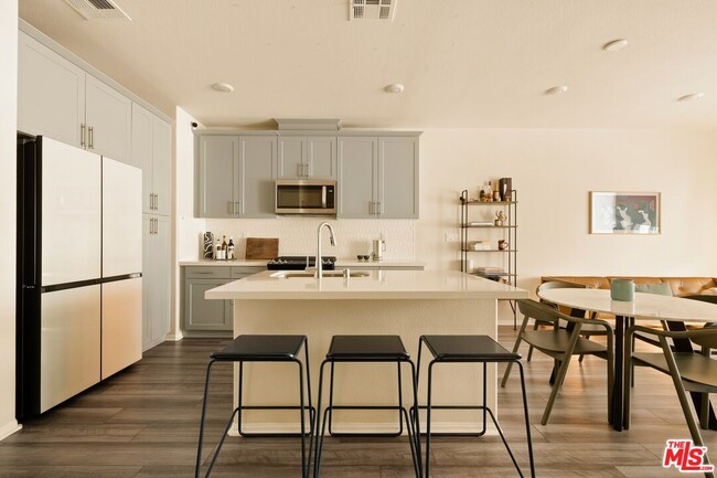 Photo - 1716 Cayton Lp