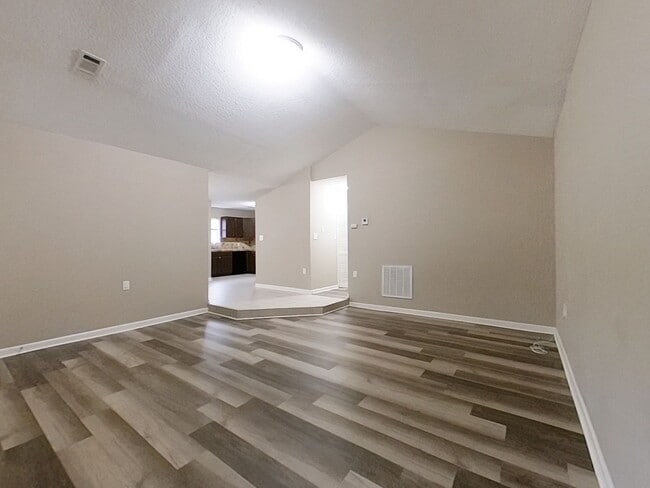 Photo - 319 Sumter St NE