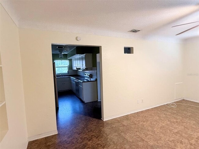 Photo - 5541 Lown St N