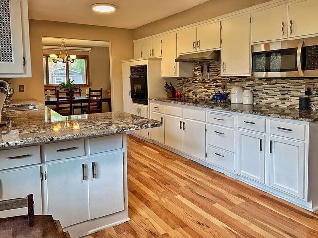 Photo - 6233 Parnell Ave