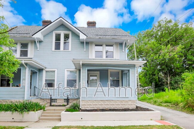 Building Photo - 294 Wyandotte Ave