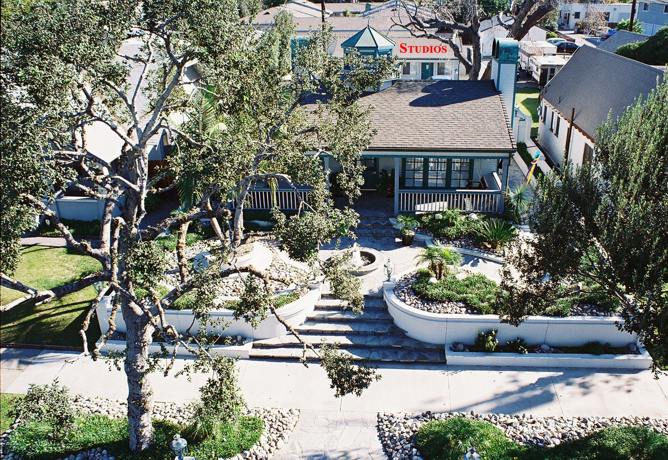 Studio in Back - 324 N Glendora Ave Unit B