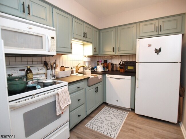 Photo - 520 Turnpike C125 Tpke