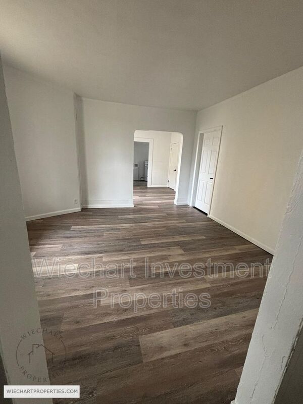 Photo - 933 W Wayne St