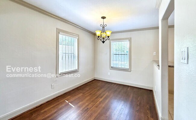 Photo - 3340 Blodgett St