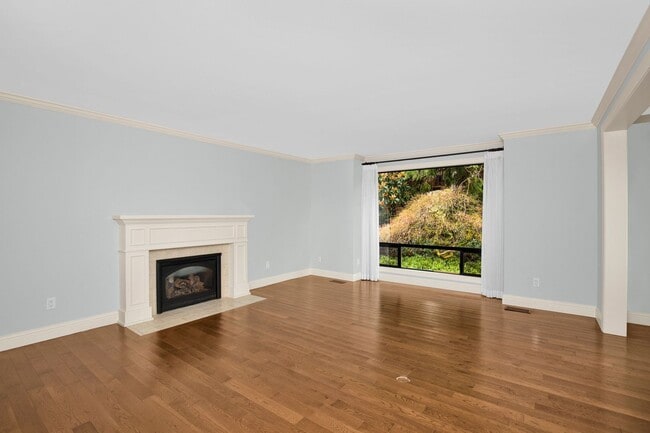 Photo - Luxury 3-bedroom Kirkland Bungalow