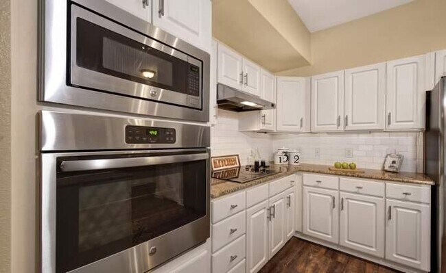 Building Photo - 2 bedroom in Houston TX 77006 Unit 2292 Rental