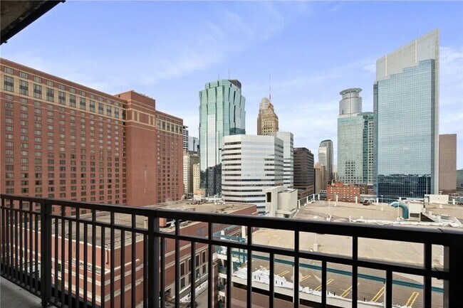 Photo - Minneapolis, MN Unidad 23